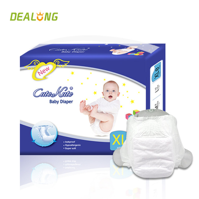 De Backsheetbaby trekt Broek uit