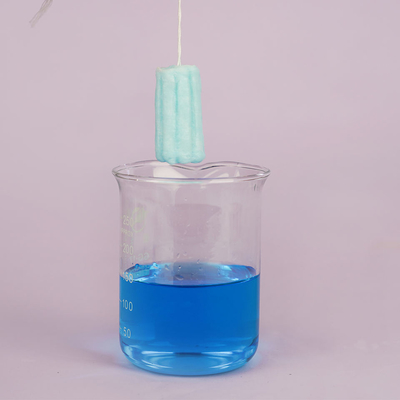 In het groot Vrouwelijke Hygiënische Absorberende Menstruele Beschikbare Katoenen Tampons Vrije Steekproef